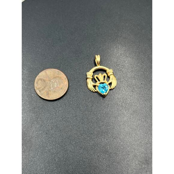 P Signed 10K Yellow Gold Faceted Blue Topaz Heart Irish Claddagh March Pendant - Picture 6 of 8